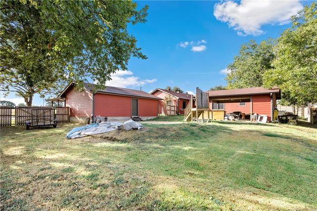 606 West Alligator Street, Caldwell, TX 77836