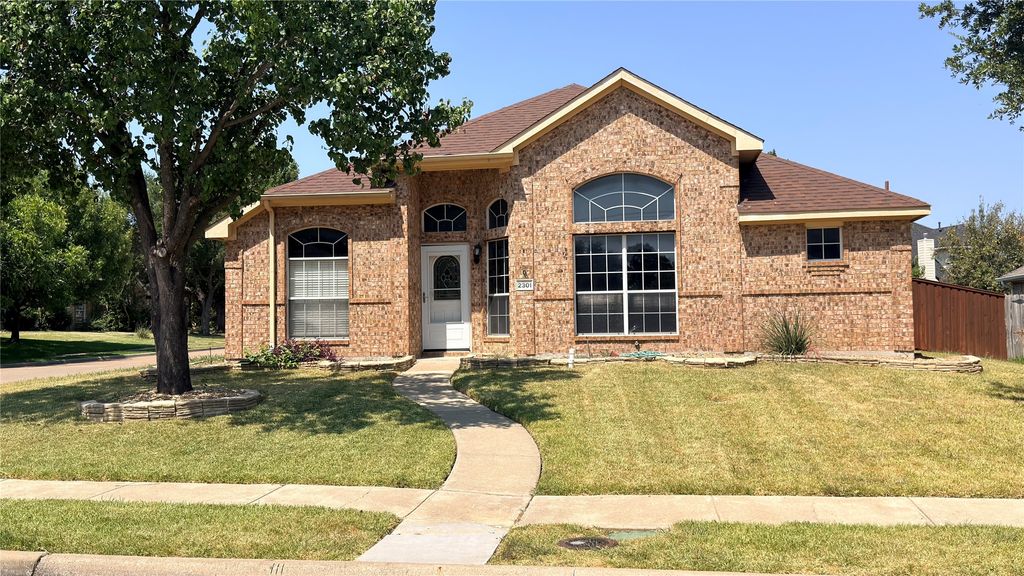 2301 Stratford Drive, Mesquite, TX 75150