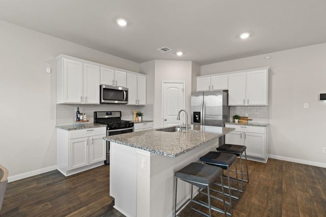 281 Jayden DR, Kyle, TX 78640