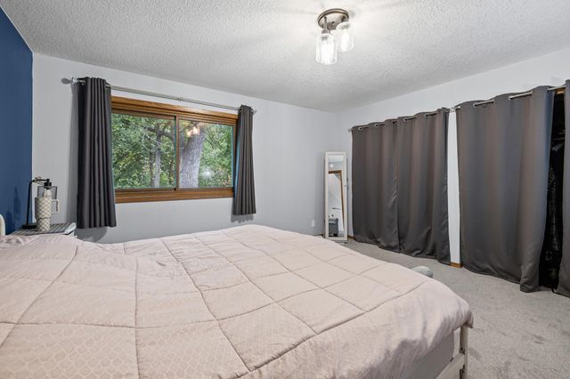 3253 Evergreen Drive, Eagan, MN 55121