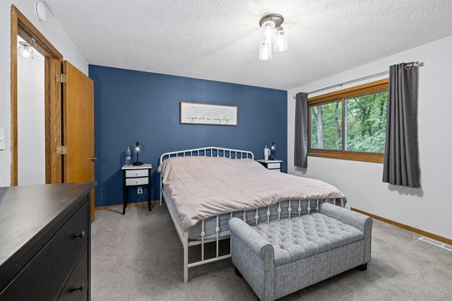 3253 Evergreen Drive, Eagan, MN 55121