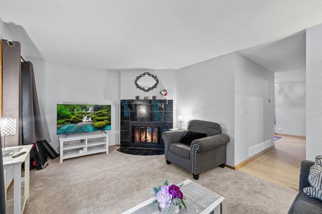 3253 Evergreen Drive, Eagan, MN 55121