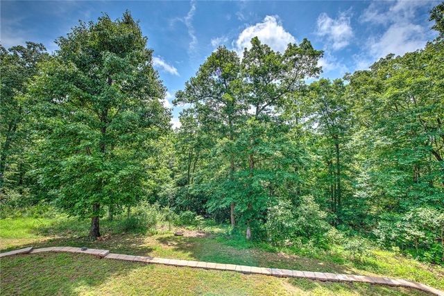 8525 Manor Drive, Bentonville, AR 72712