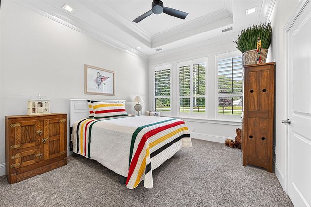 8525 Manor Drive, Bentonville, AR 72712