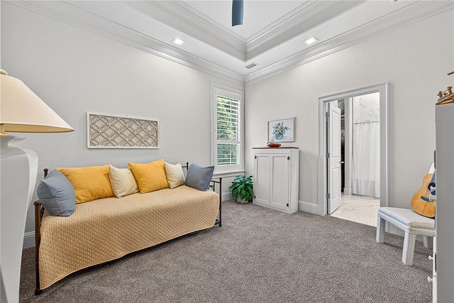 8525 Manor Drive, Bentonville, AR 72712