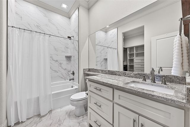 8525 Manor Drive, Bentonville, AR 72712