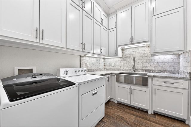 8525 Manor Drive, Bentonville, AR 72712