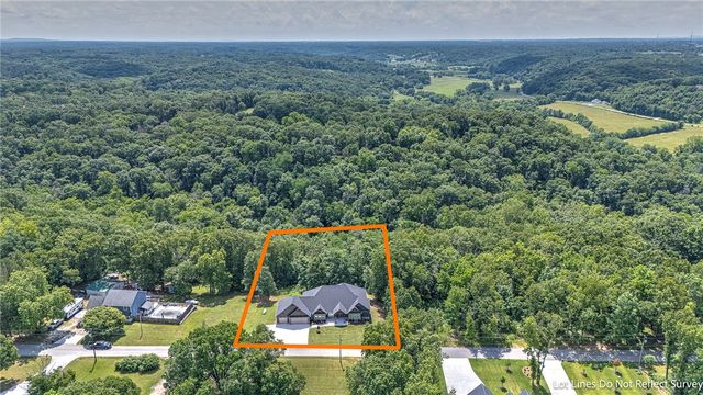 8525 Manor Drive, Bentonville, AR 72712