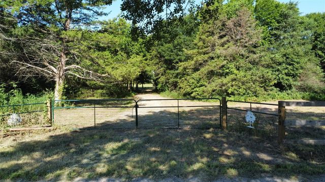 1979 County Road 1135, Ravenna, TX 75476