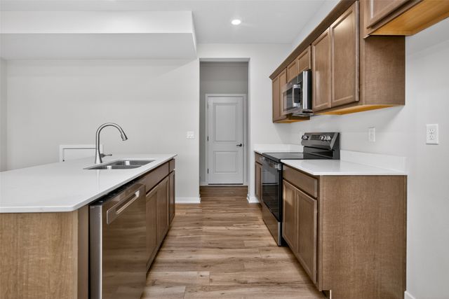 9120 Robinson Drive, West Des Moines, IA 50266