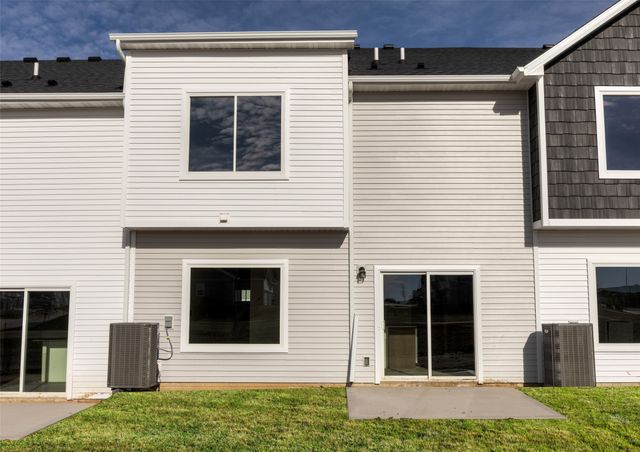 9120 Robinson Drive, West Des Moines, IA 50266