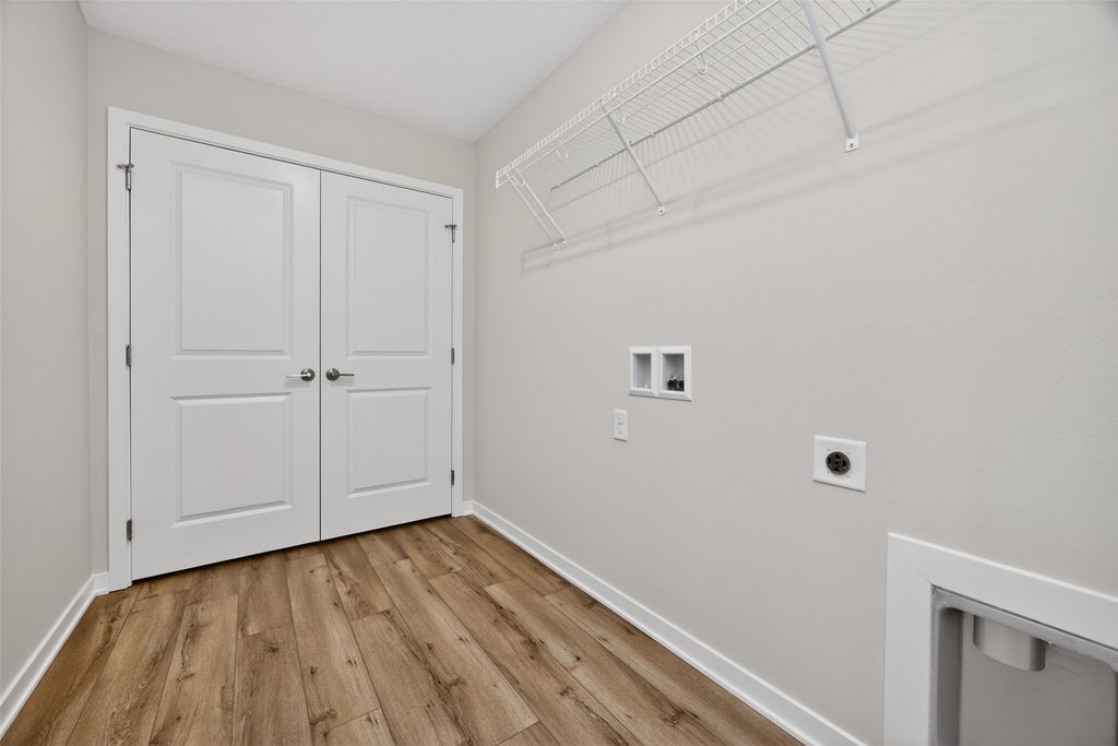 9120 Robinson Drive, West Des Moines, IA 50266