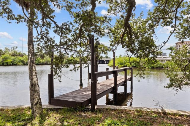 5381 PALOS VERDES DRIVE, Sarasota, FL 34231