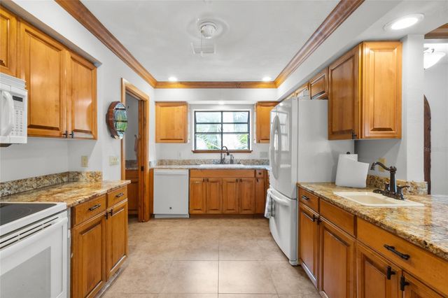 5381 PALOS VERDES DRIVE, Sarasota, FL 34231