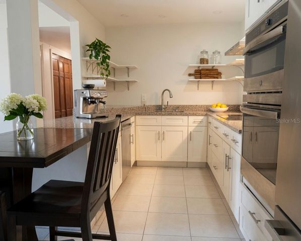 918 LAKE DESTINY ROAD A, Altamonte Springs, FL 32714