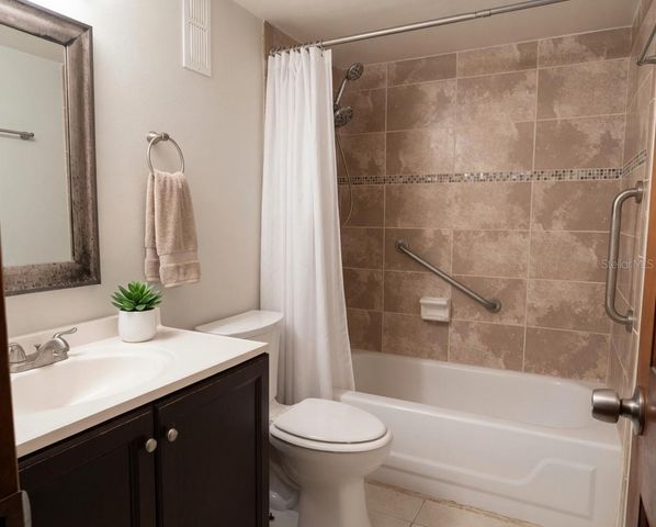 918 LAKE DESTINY ROAD A, Altamonte Springs, FL 32714
