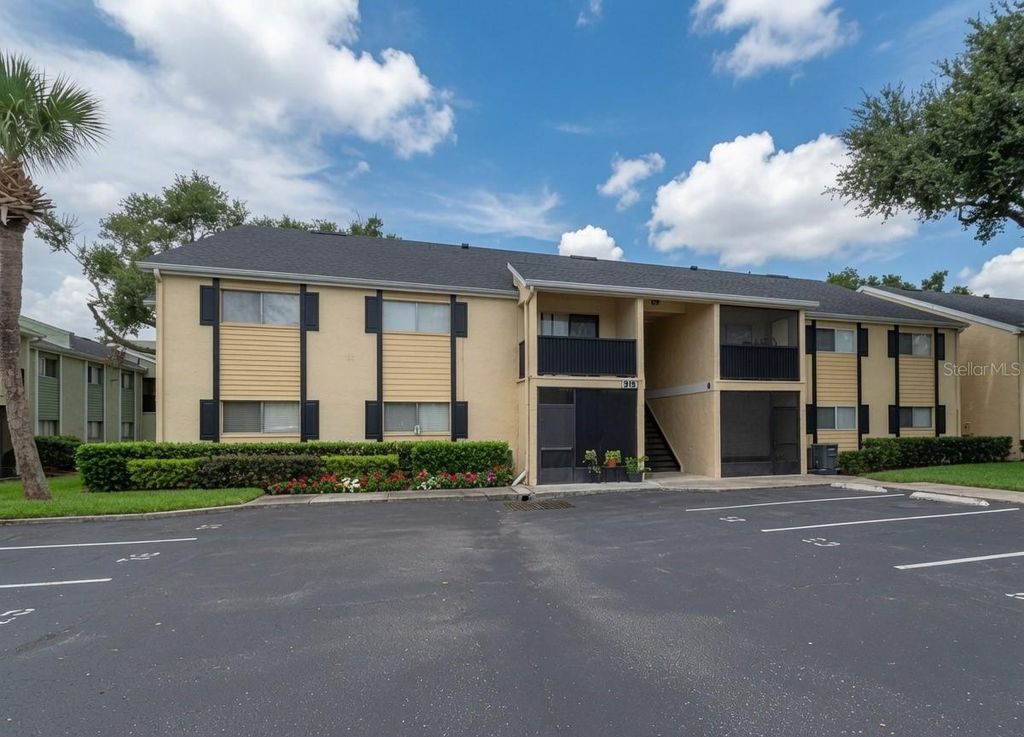 918 LAKE DESTINY ROAD A, Altamonte Springs, FL 32714
