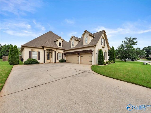 8 Crimson Cloud Blvd SW, Huntsville, AL 35824