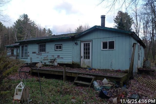 31 Cemetary Road, Constantia, NY 13044