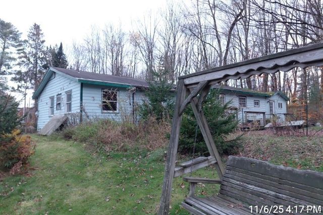 31 Cemetary Road, Constantia, NY 13044