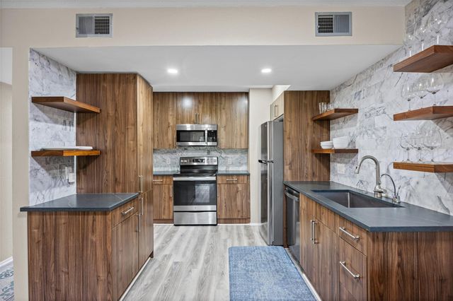 3809 Menchaca RD C, Austin, TX 78704