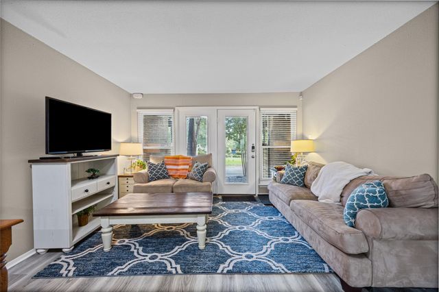 3809 Menchaca RD C, Austin, TX 78704