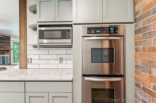 6103 S 223rd East Avenue, Broken Arrow, OK 74014