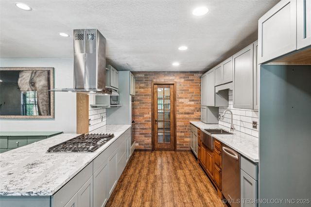 6103 S 223rd East Avenue, Broken Arrow, OK 74014