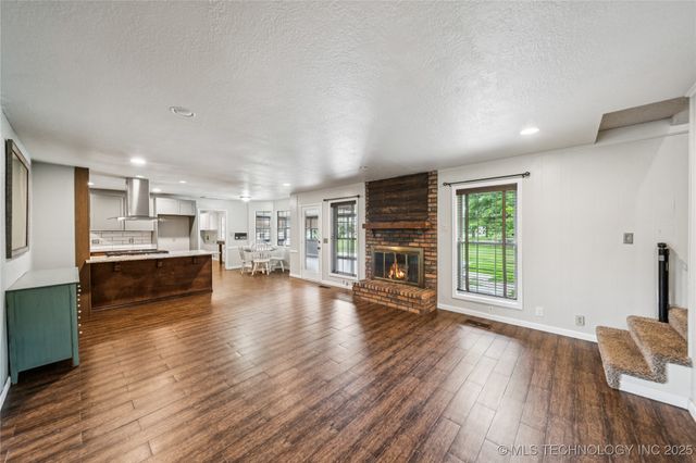 6103 S 223rd East Avenue, Broken Arrow, OK 74014