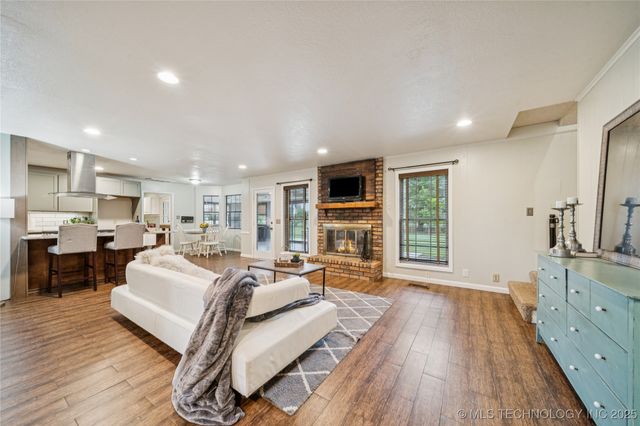 6103 S 223rd East Avenue, Broken Arrow, OK 74014