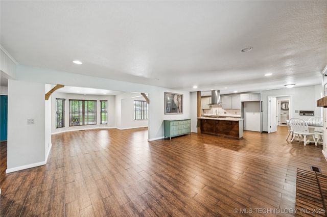 6103 S 223rd East Avenue, Broken Arrow, OK 74014