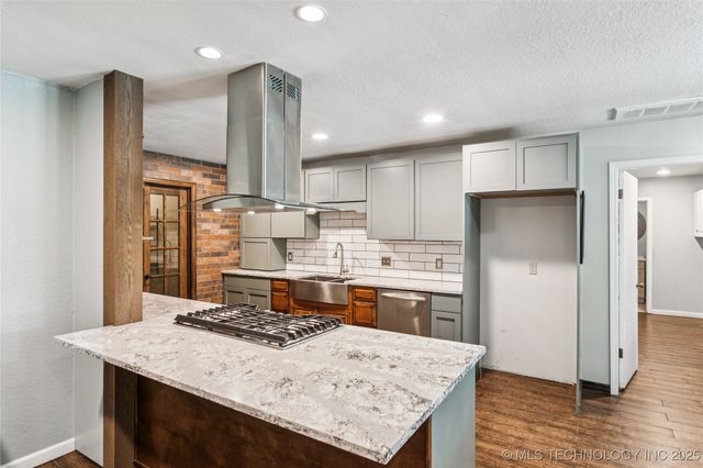 6103 S 223rd East Avenue, Broken Arrow, OK 74014