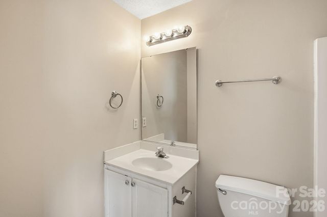 802 Almora Drive, Charlotte, NC 28216