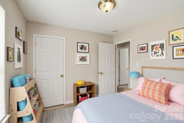 802 Almora Drive, Charlotte, NC 28216