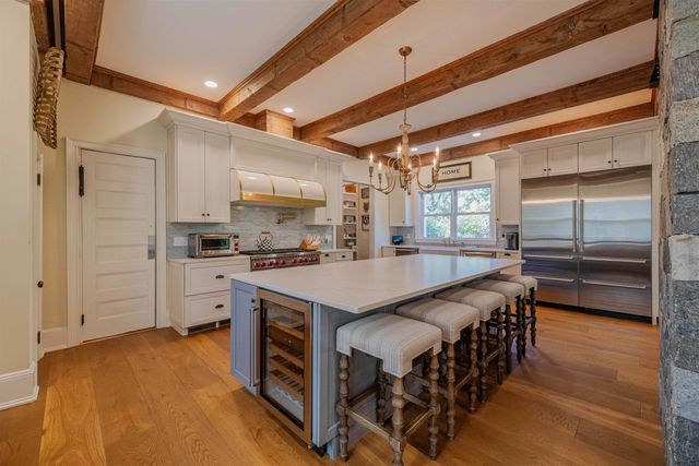 144 Taconic Road, Manchester, VT 05254