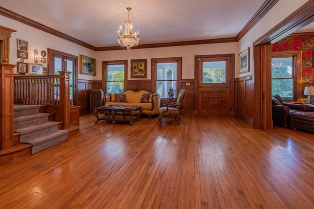 144 Taconic Road, Manchester, VT 05254