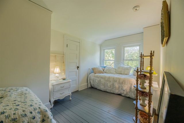 144 Taconic Road, Manchester, VT 05254