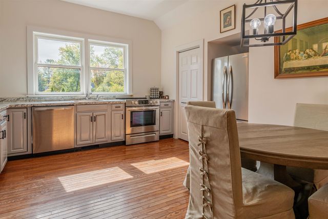 144 Taconic Road, Manchester, VT 05254