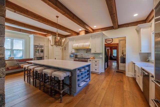 144 Taconic Road, Manchester, VT 05254
