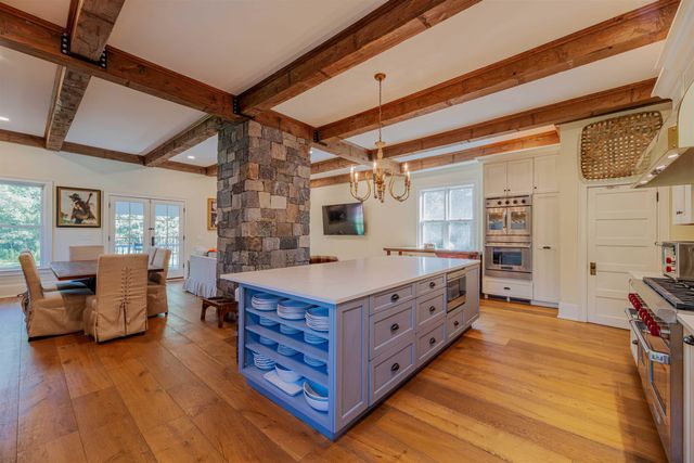 144 Taconic Road, Manchester, VT 05254