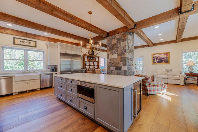 144 Taconic Road, Manchester, VT 05254