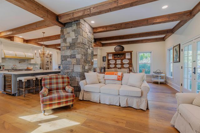 144 Taconic Road, Manchester, VT 05254