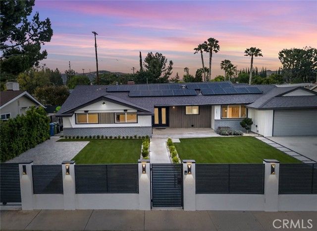 17831 Fullerfarm Street, Northridge (los Angeles), CA 91325