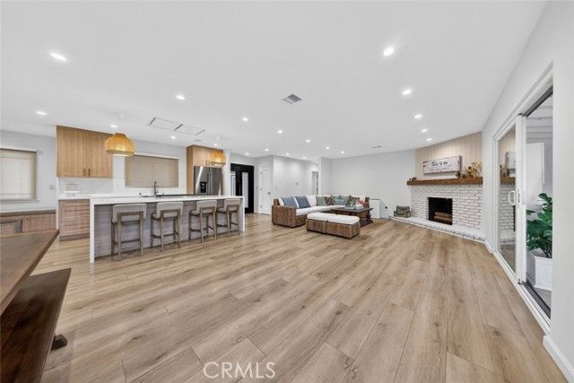 17831 Fullerfarm Street, Northridge (los Angeles), CA 91325