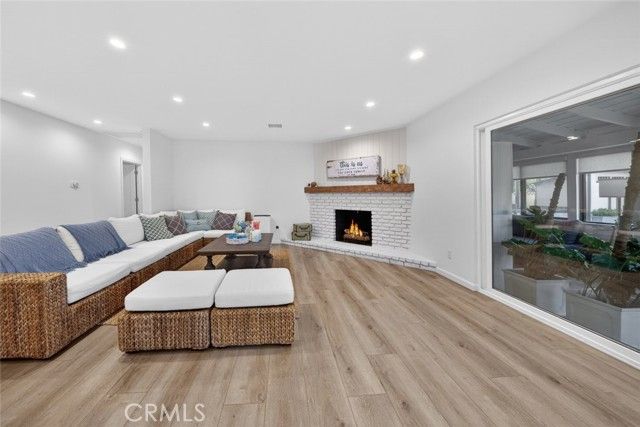 17831 Fullerfarm Street, Northridge (los Angeles), CA 91325