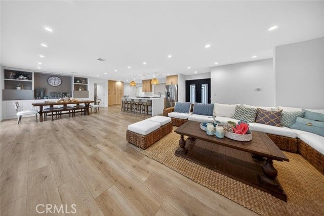 17831 Fullerfarm Street, Northridge (los Angeles), CA 91325