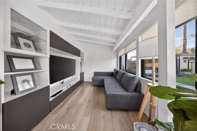 17831 Fullerfarm Street, Northridge (los Angeles), CA 91325