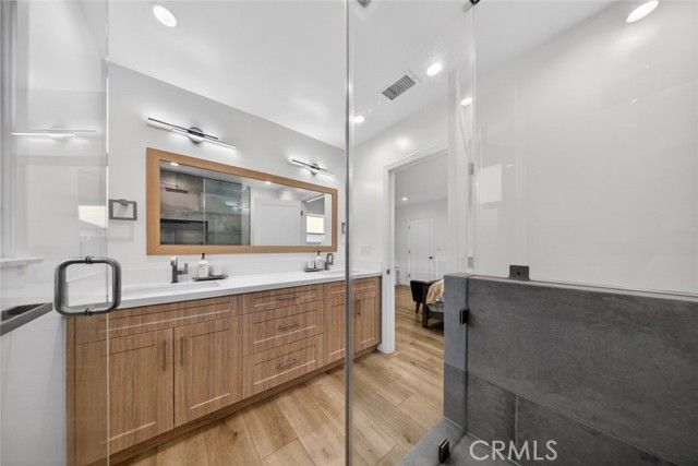 17831 Fullerfarm Street, Northridge (los Angeles), CA 91325