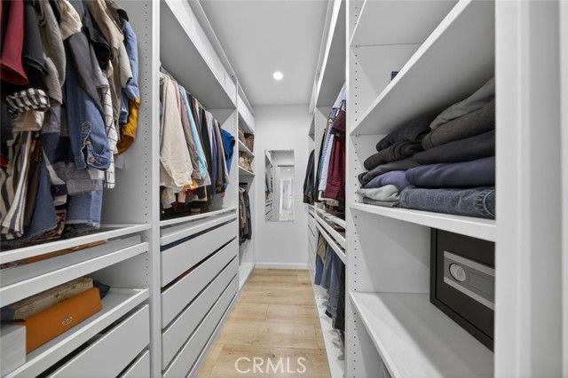 17831 Fullerfarm Street, Northridge (los Angeles), CA 91325