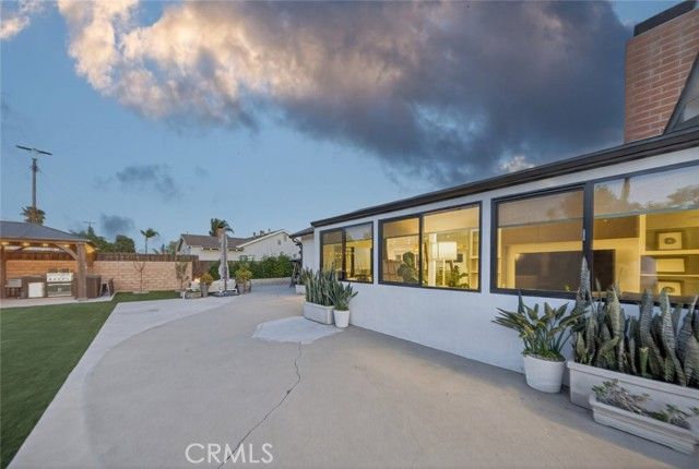 17831 Fullerfarm Street, Northridge (los Angeles), CA 91325